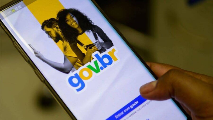 Como consultar benefícios sociais usando apenas o celular